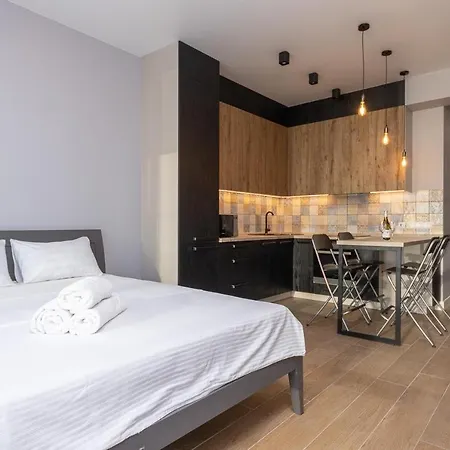 Stylish Panoramic Apartments. Smartplaza. Metro Minskaya Київ