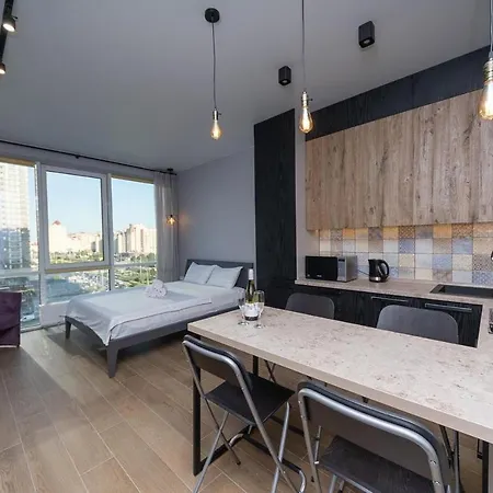 Stylish Panoramic Apartments. Smartplaza. Metro Minskaya Apartment *